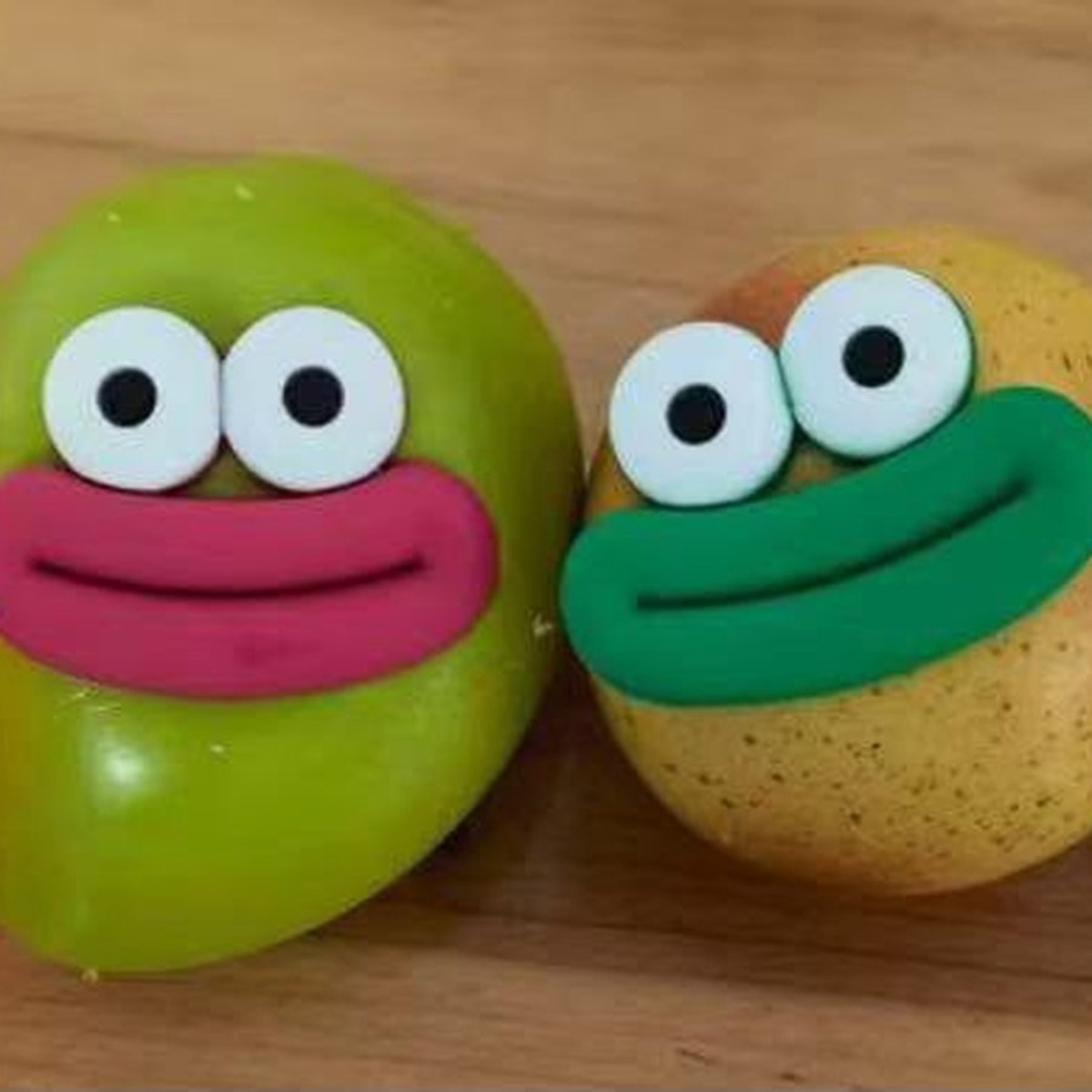 Funny Face Fruit Squishy Packet